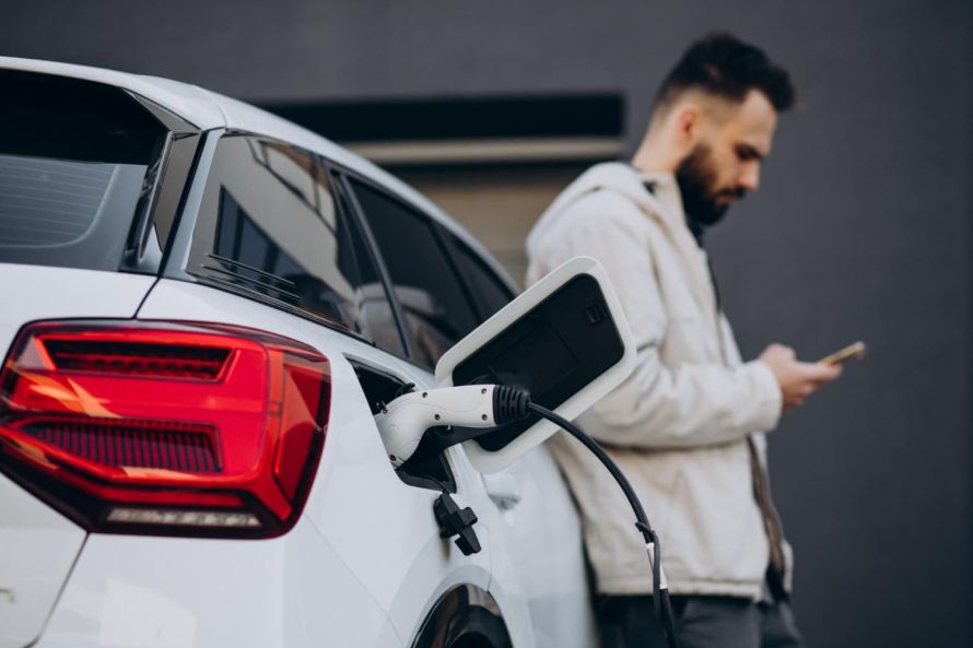 compensa comprar un coche híbrido